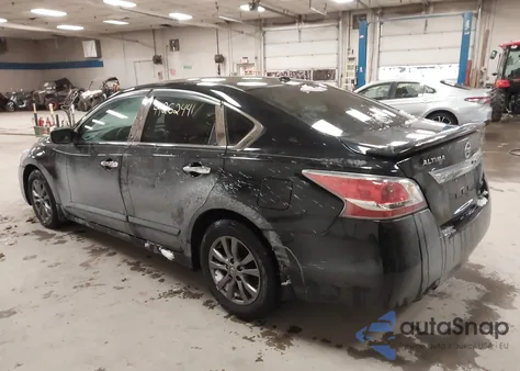 2015 Nissan Altima 2.5 S z USA, uszkodzony, nr VIN 1N4AL3AP4FN914634